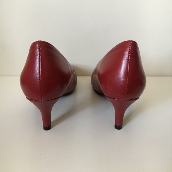*LAST CHANCE* NWT CHROMATICgallerie Red Heels - Picture 4 of 8